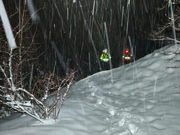 Escursionista bloccato da neve e buio in un rifugio, soccorso durato 7 ore