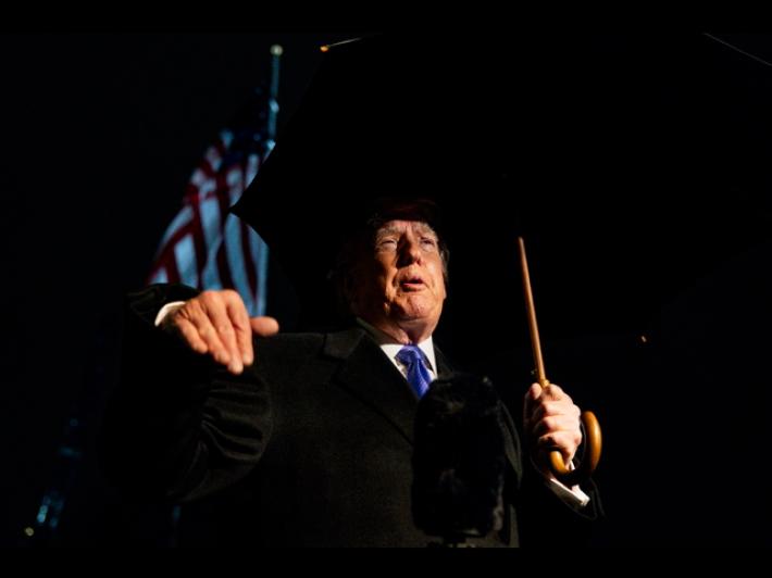 Decreto Trump per proteggere proventi vendita del petrolio venezuelano