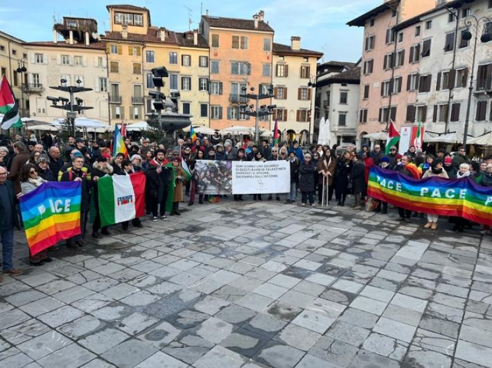 'Rispettare diritto internazionale in Venezuela', protesta a Udine
