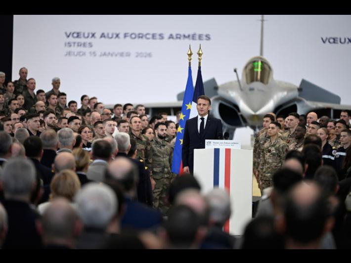 Macron, 'siamo a portata di tiro della Russia, riarmiamoci'