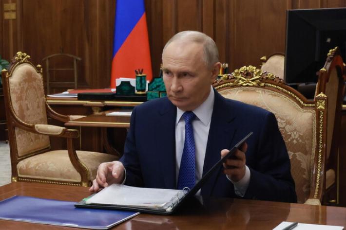 Putin pronto a vedere Witkoff e Kushner, prestito Ue per Kiev&nbsp;