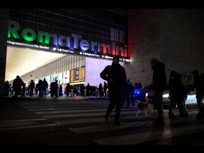 ++ Controlli a Termini, sequestrati 6 milioni di articoli contraffatti ++