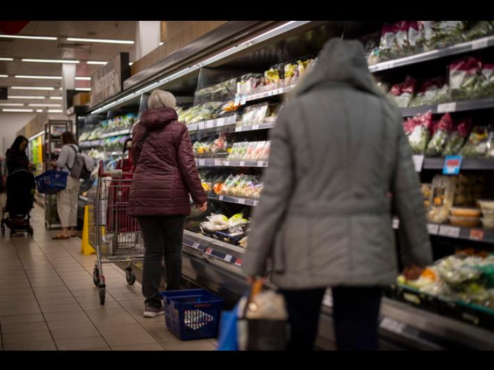 Ruba bottiglie di olio per 350 euro, condannato a 3 anni e 4 mesi