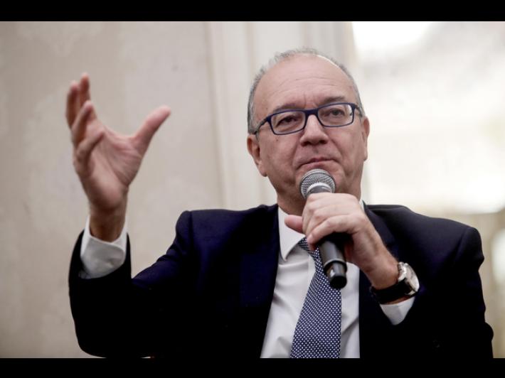 Studente accoltellato, Valditara 'metal detector nelle scuole pi&ugrave; a rischio'