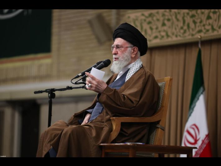 Khamenei attacca Trump, '&egrave; colpevole per i morti in Iran'