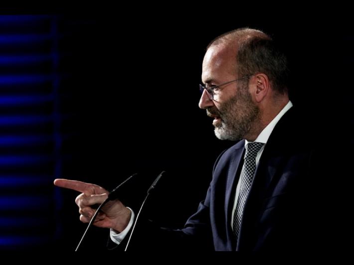 Weber, 'l'Eurocamera sospender&agrave; l'intesa sui dazi con gli Usa'