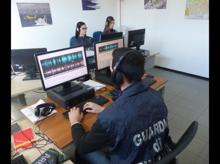 Tessuti importati di contrabbando a Prato, sequestrati oltre 5,5 milioni di metri