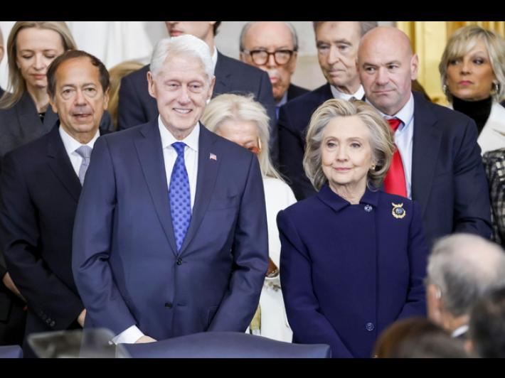 Caso Epstein, la Camera Usa avvia procedimento contro i Clinton