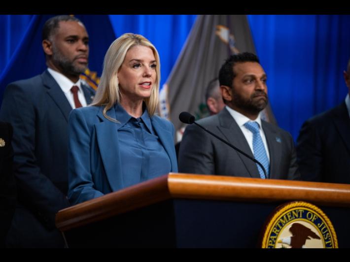 La ministra della Giustizia Usa a Minneapolis: 'Nessuno &egrave; sopra la legge'