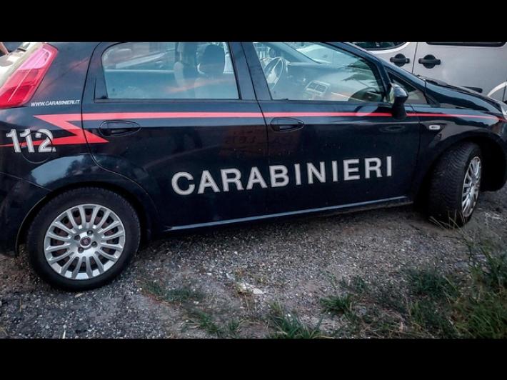 Operaio di 25 anni muore incastrato in un macchinario