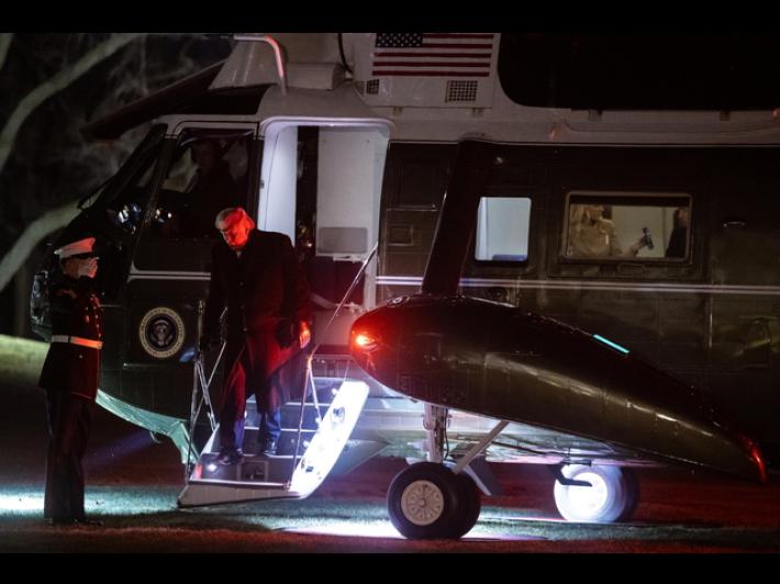 Trump minaccia Carney, 'dazi al 100% se fa un accordo con la Cina'