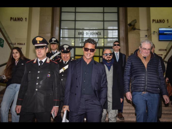 Giudice accoglie ricorso Signorini, Corona non pu&ograve; pubblicare puntata