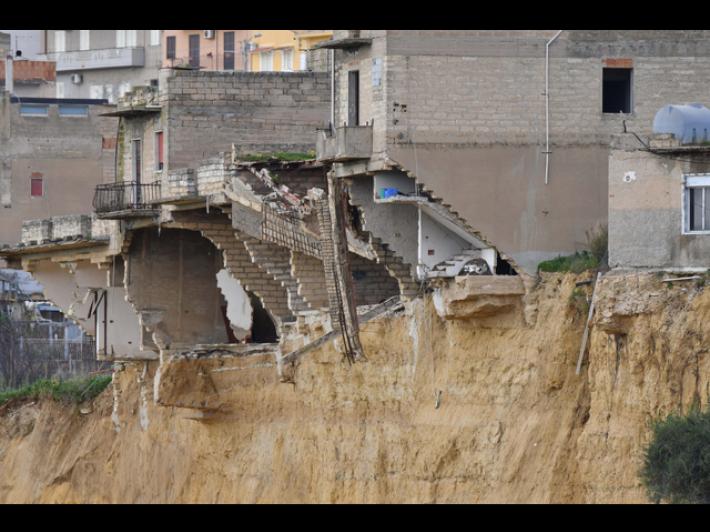 Caso Niscemi: tutti sapevano, ma nessuno ha fatto nulla