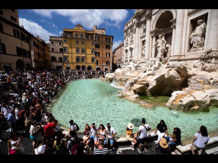 Sovrintenza capitolina, alle 11 venduti 3 mila biglietti per accedere alla fontana Trevi. "Previsti almeno 6-7 milioni di euro"