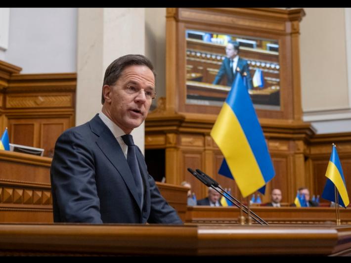 Zelensky, con Rutte oggi al memoriale dei caduti a Kiev