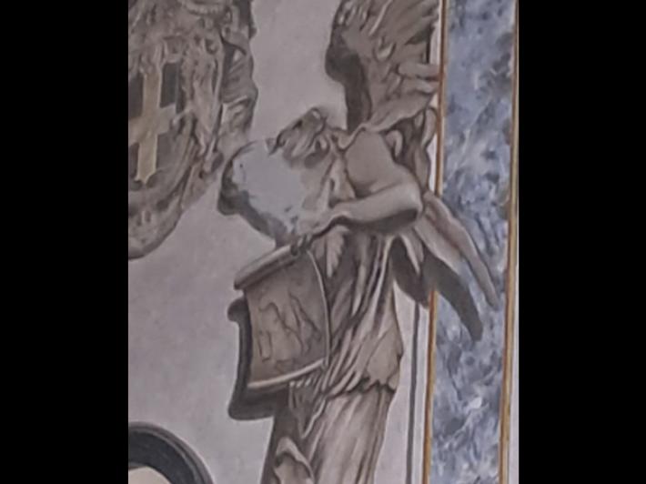 Il parroco, rimosso dal dipinto restaurato il volto di Meloni