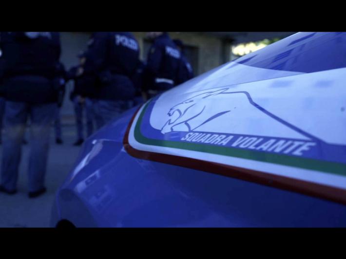 Marito &egrave; violento, lei costretta a dormire sulle panchine con i figli