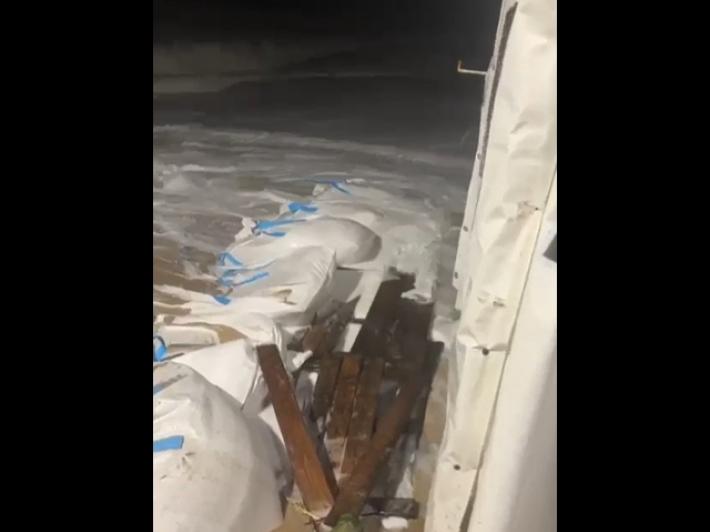 Forte mareggiata a Porto Recanati, allagate alcune strutture