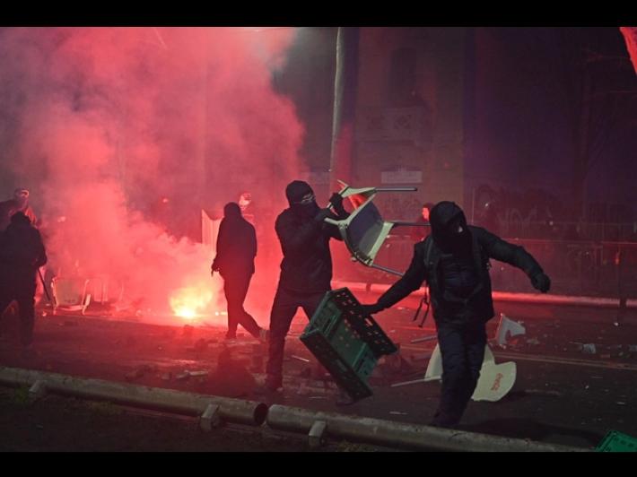 Scontri di Torino, procura valuta l'appello dopo le tre scarcerazioni