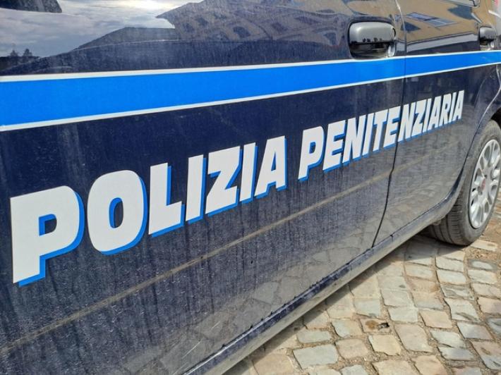 Detenuto fugge dall'ospedale di Venezia, ripreso in stazione ferroviaria