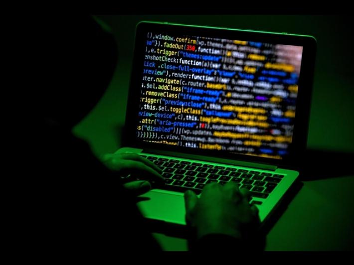 In Italia un cyber attacco ogni cinque minuti, l'IA cambia scenario minacce
