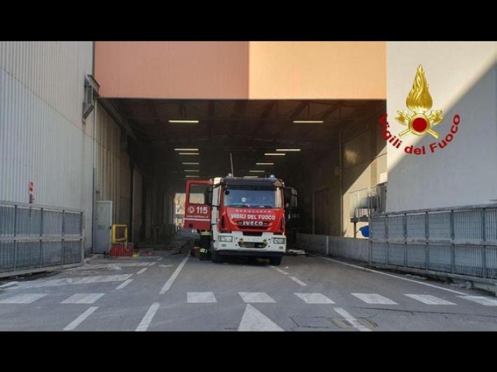 Incidente sul lavoro, gravissimo operaio nel Milanese