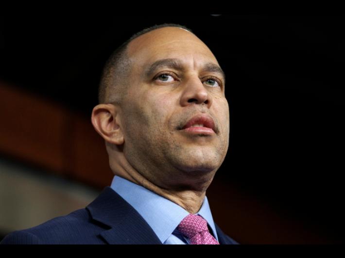 Leader dem, Trump spregevole e squilibrato per video Obama-scimmie