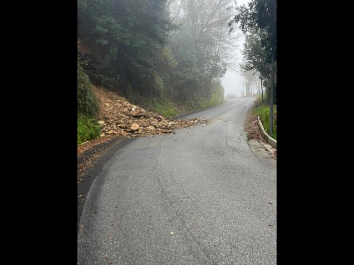 Pioggia provoca frana nel cosentino, paese diviso a met&agrave;