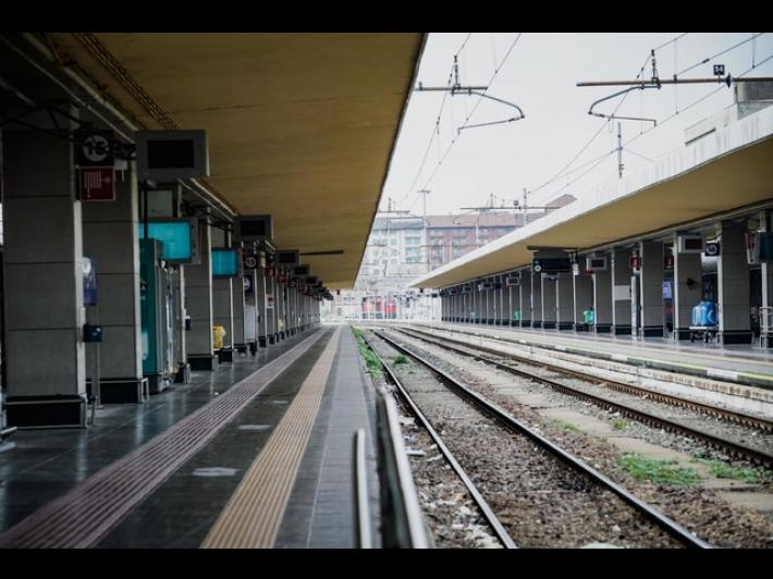 Tre i danneggiamenti sulle linee ferroviarie, sospetti su anarchici