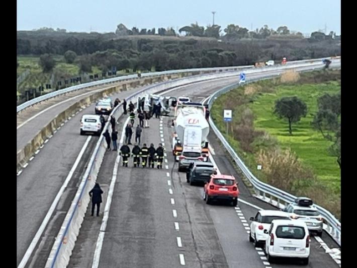 Assalto a portavalori nel Brindisino, sparatoria con i carabinieri