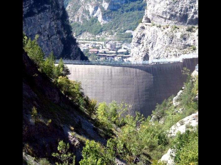 Una centrale idroelettrica nei luoghi del Vajont