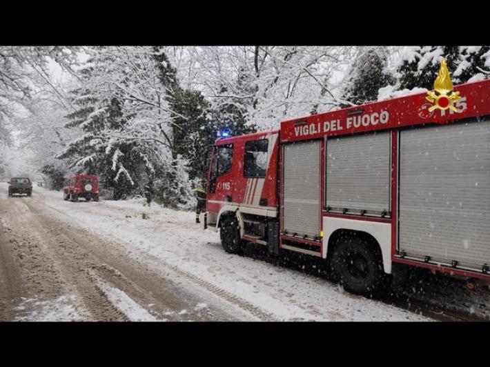 In arrivo neve al Nord, venti e mareggiate sul resto d'Italia