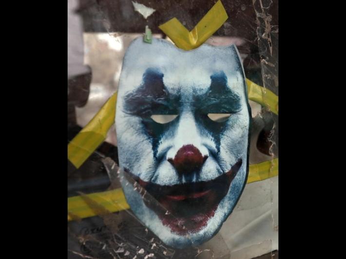 Rapinatore con maschera da Joker arrestato a Milano