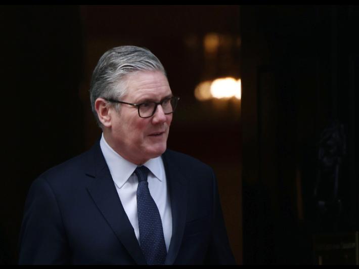 Starmer sente Trump, 'condanna per i barbari attacchi di Putin contro i civili'