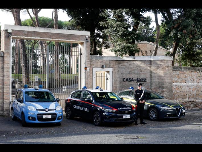 Ripresi gli scavi alla casa del Jazz, spunta una scala sotterranea