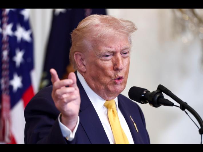 Media, 'Trump valuta attacchi all'Iran questo weekend ma non ha deciso'