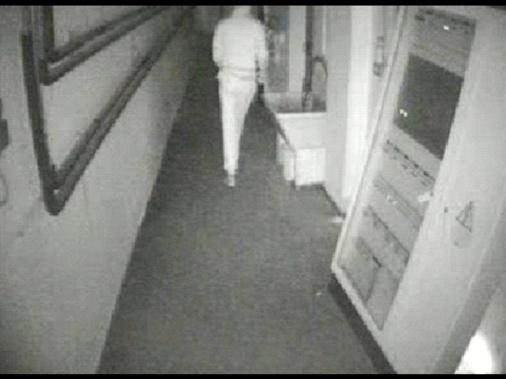 Rimane bloccato nel caveau di una banca, liberato nella notte