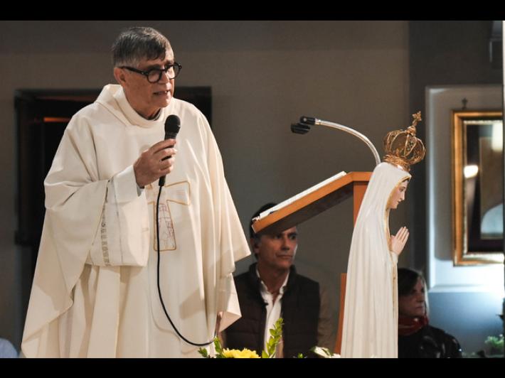 Don Patriciello, 'fratelli camorristi, vi voglio bene, sono il vostro parroco'