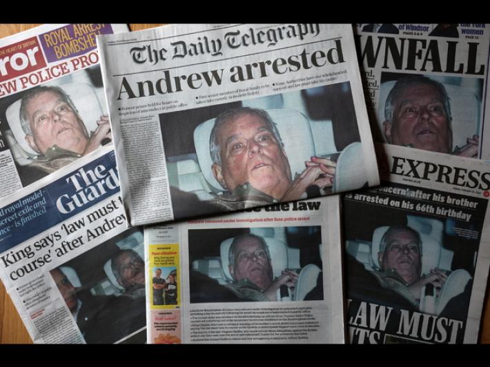 La foto di Andrea sotto shock domina i media in Gb, allarme per la monarchia