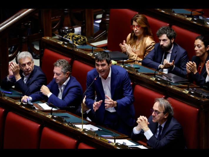 Avs riunisce a Roma 500 amministratori locali, meno armi e pi&ugrave; welfare