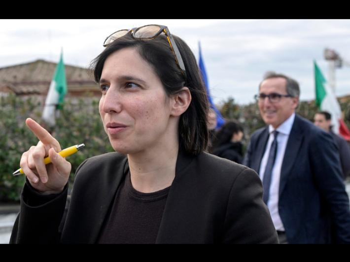 Schlein, vediamo se Meloni difender&agrave; il suo amico Trump o gli italiani