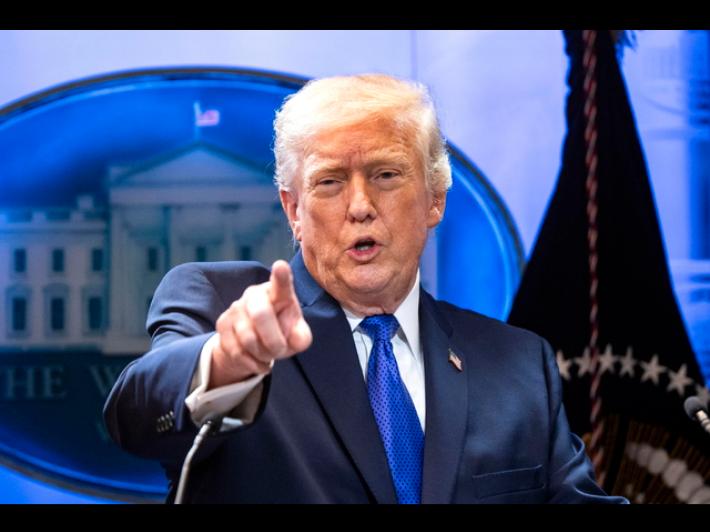 Trump firma, dazi globali del 10% su tutti i Paesi