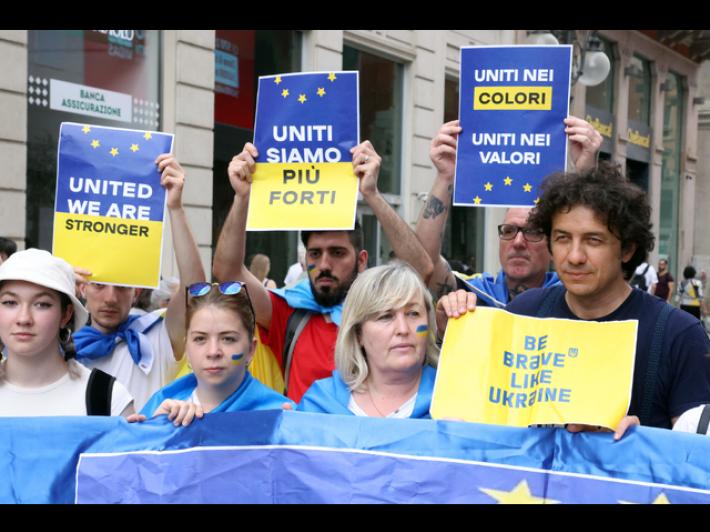 Il 24 febbraio i colori della bandiera ucraina su Palazzo Marino