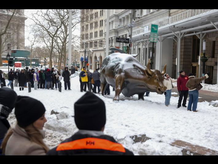 Il sindaco di New York ordina il divieto di viaggio per la neve