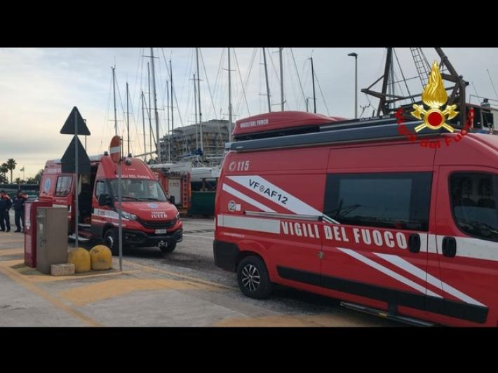 Picchia la madre e fugge, continuano le ricerche in mare a Civitanova Marche