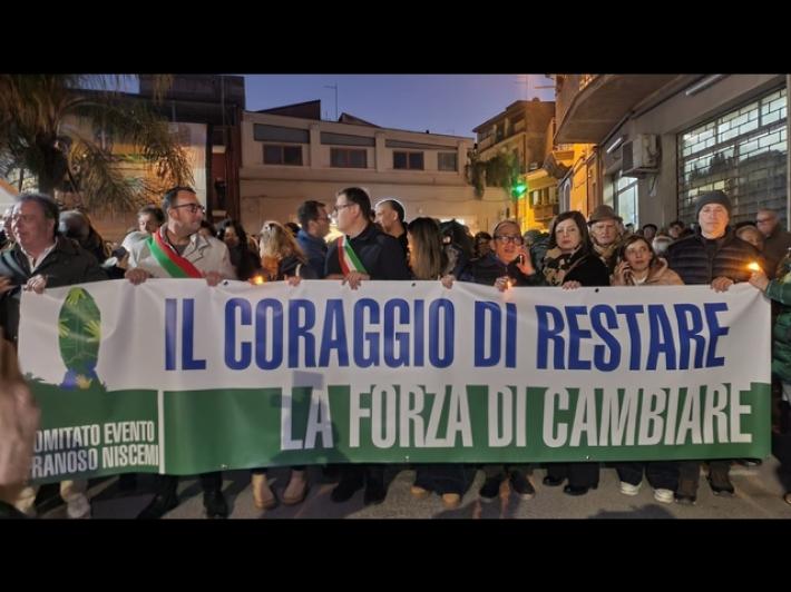 Fiaccolata a Niscemi a un mese dalla frana