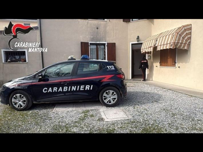 Sfrattato, operaio si suicida in casa nel Mantovano