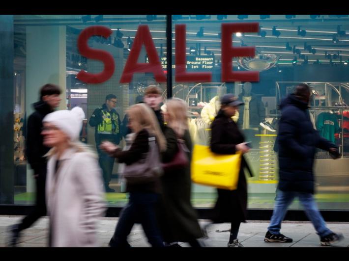 Oxford Street diventa isola pedonale, stop ai veicoli entro settembre