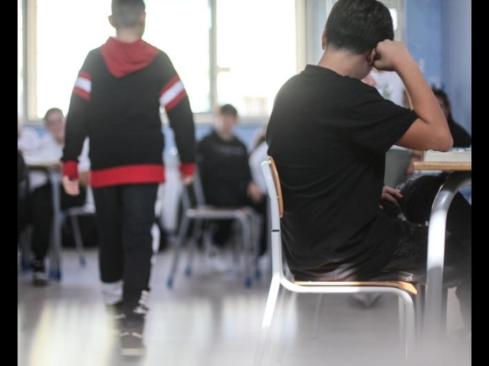 Ragazzino rischia di soffocare per una merendina, insegnante lo salva