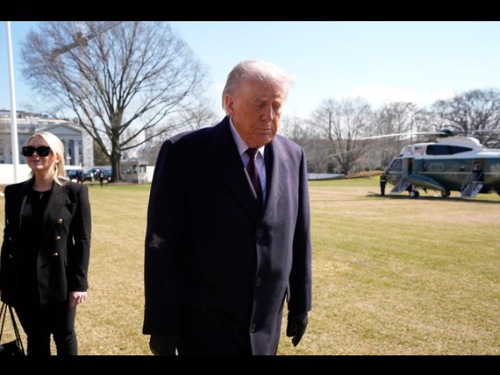 Trump, sto valutando un'acquisizione amichevole di Cuba